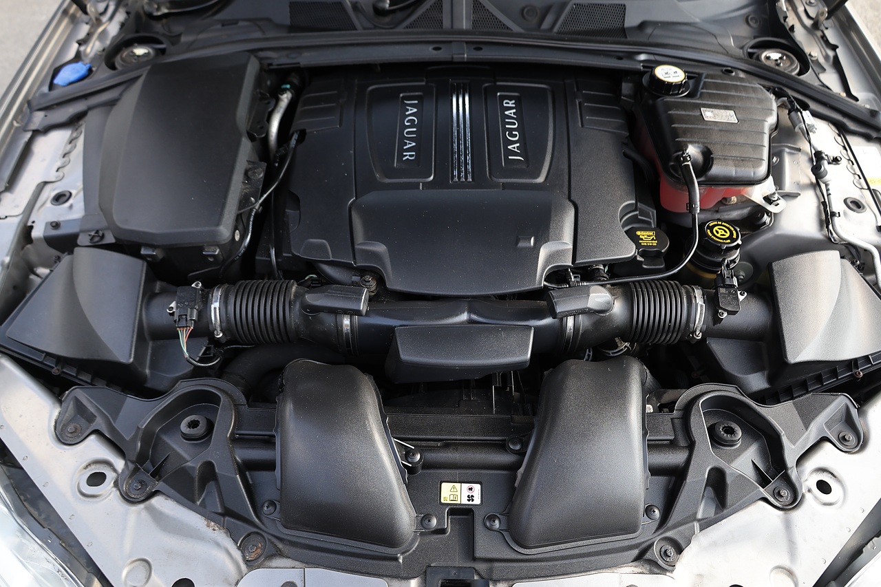 Jaguar 5.0L Supercharged V8