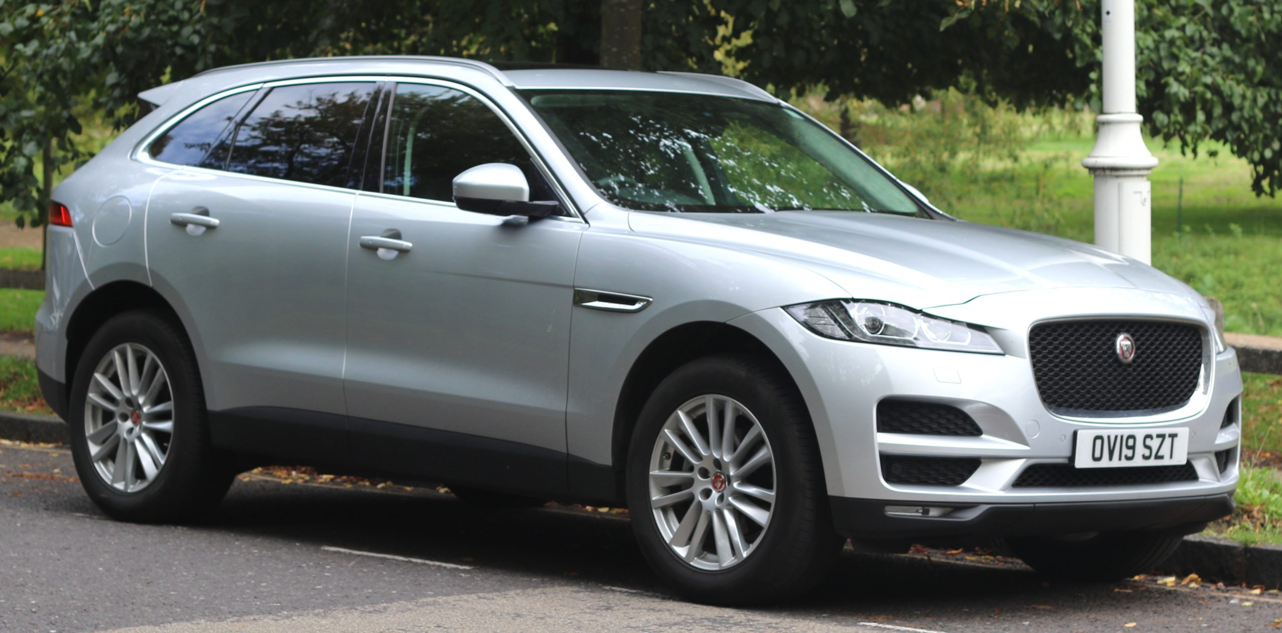 Jaguar F Pace