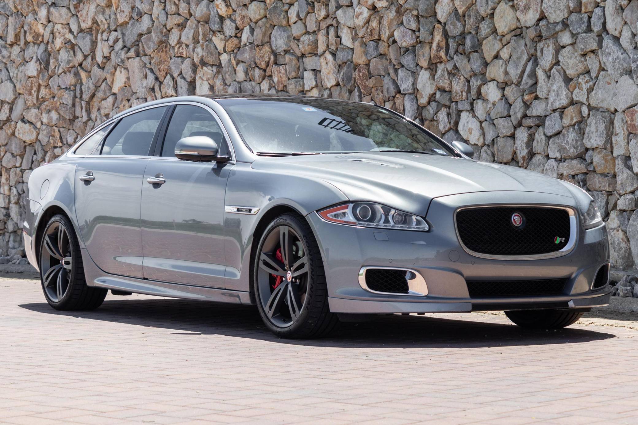 Jaguar XJR