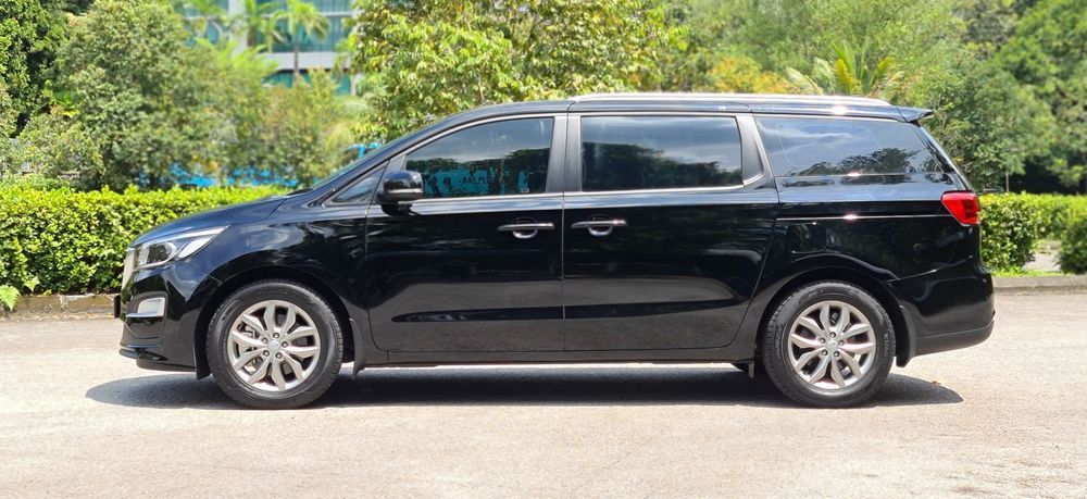 Kia Grand Carnival 11 Seater