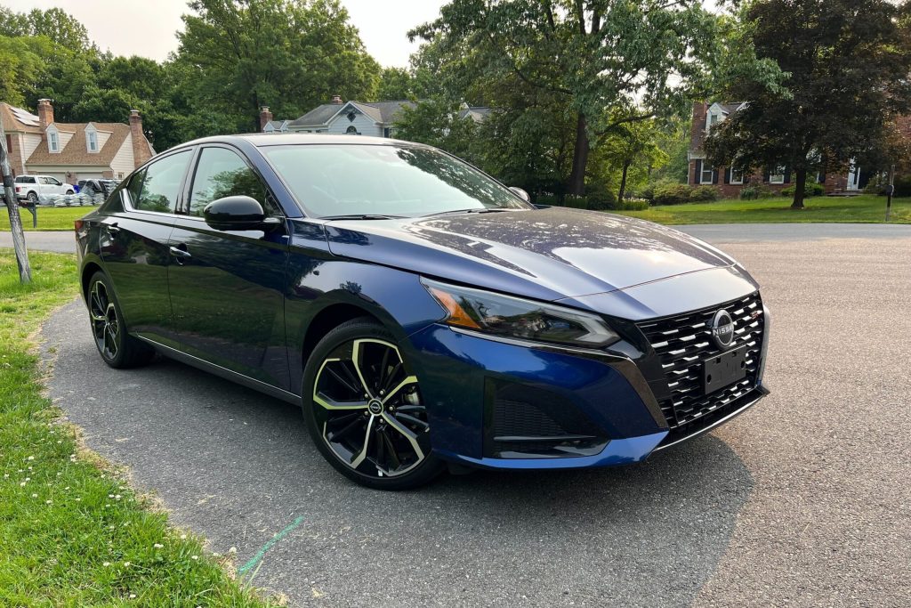 Nissan Altima SR VC Turbo