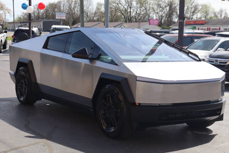 Tesla Cybertruck Crew Cab