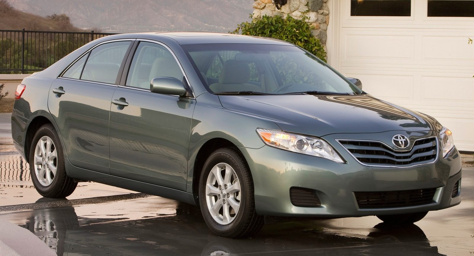 Toyota Camry LE Toyota Camry LE