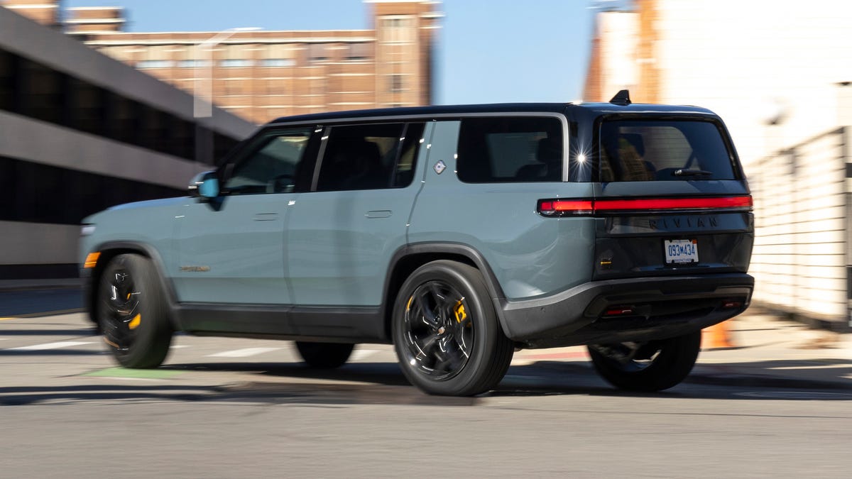 2025 rivian r1s tri motor 3753 680145ce3780f