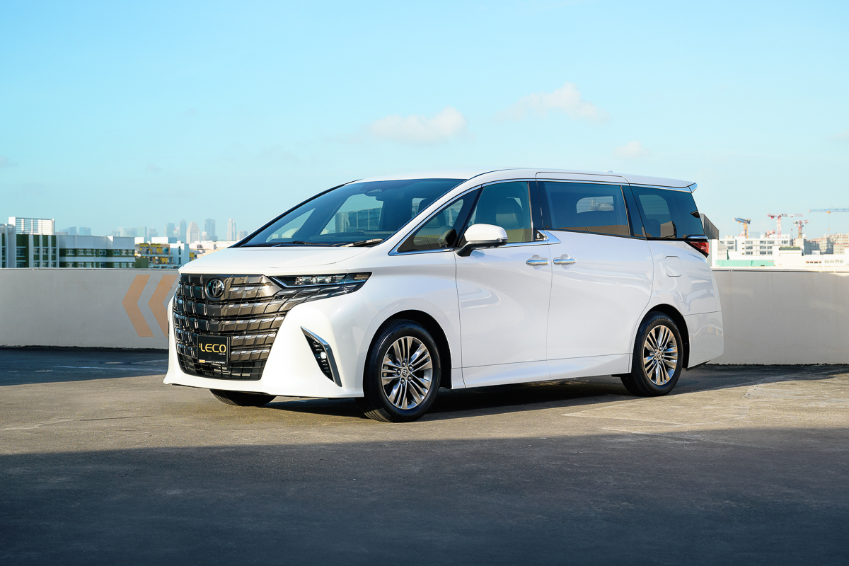 2026 Toyota Alphard PHEV Executive Lounge
