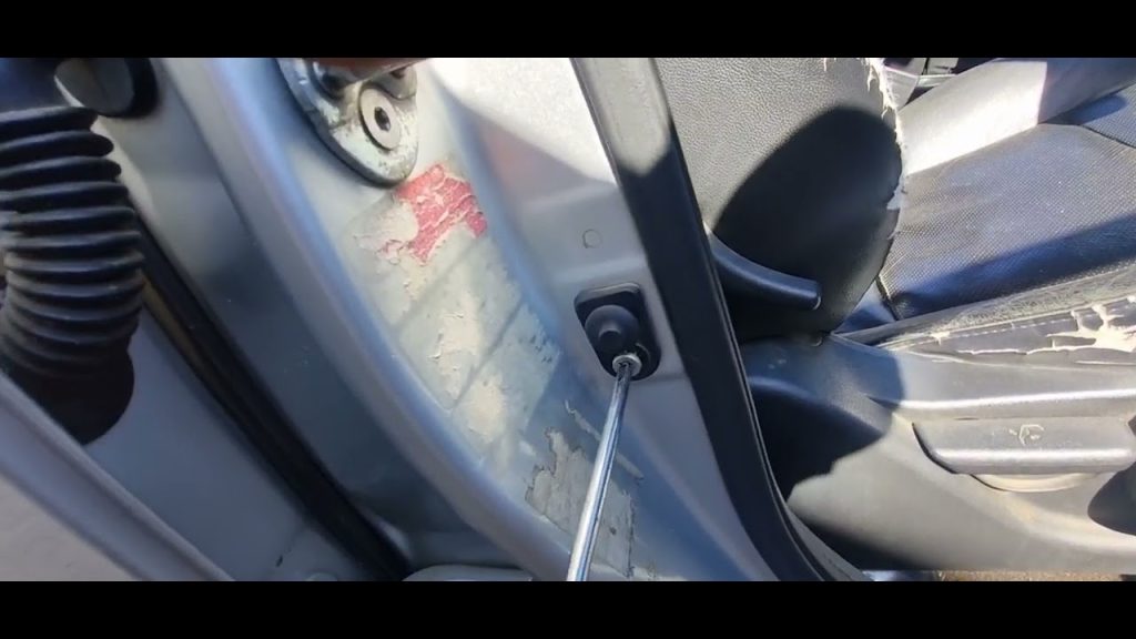 A Faulty Door, Hood, or Trunk Switch