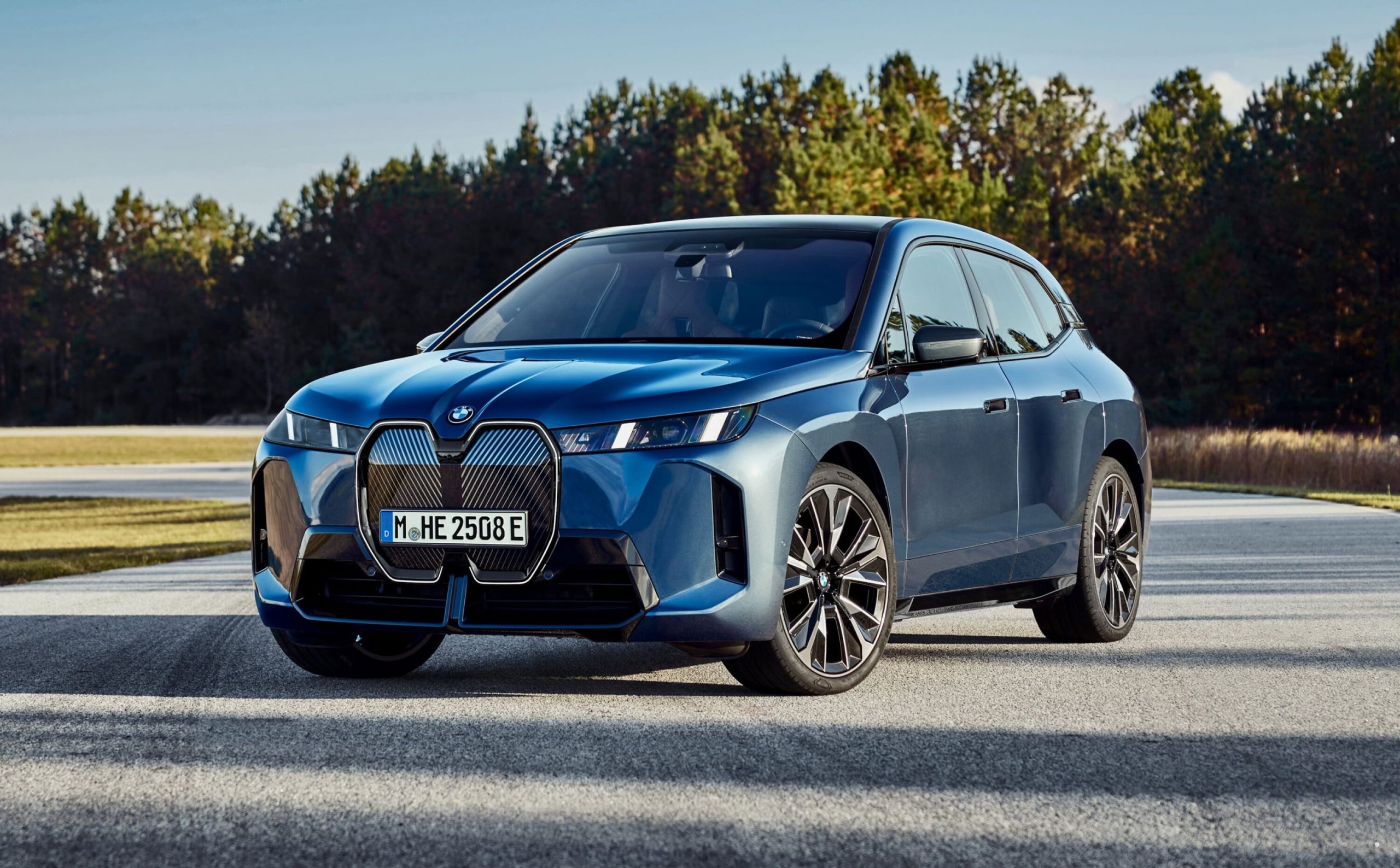 BMW iX