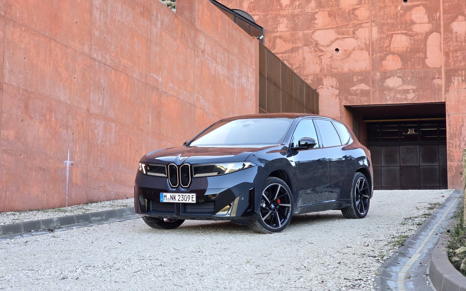 BMW iX3 50 xDrive BMW iX3 50 xDrive
