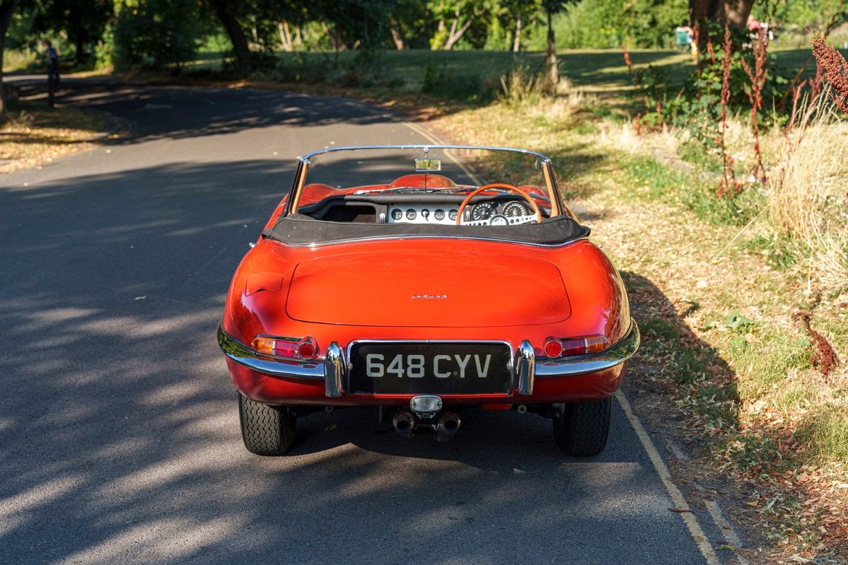 E- type jaguar from the year 1961 