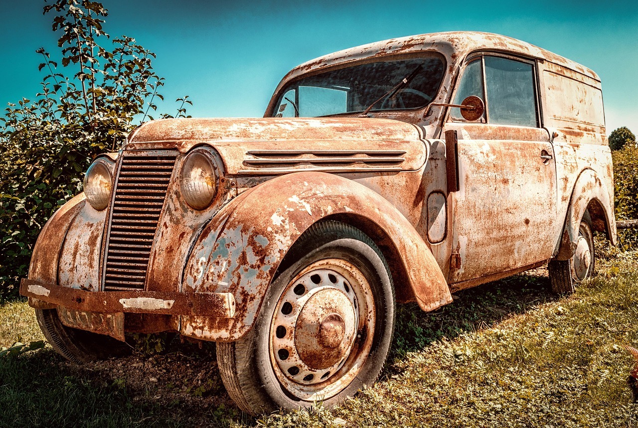 Heavily rusted vintage van