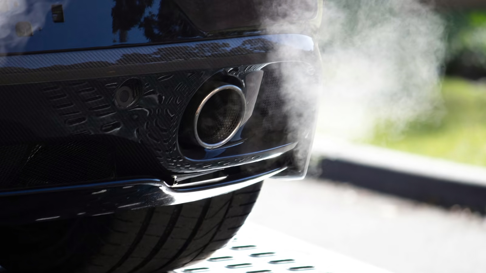 Hiding Oil-Burning Smoke Before the Test Drive