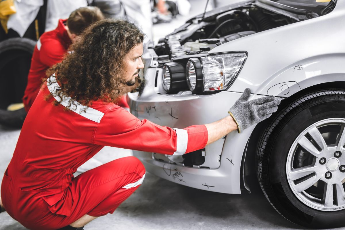 How Insurance Claims And Repair Negotiations Affect Costs For Shops And Customers