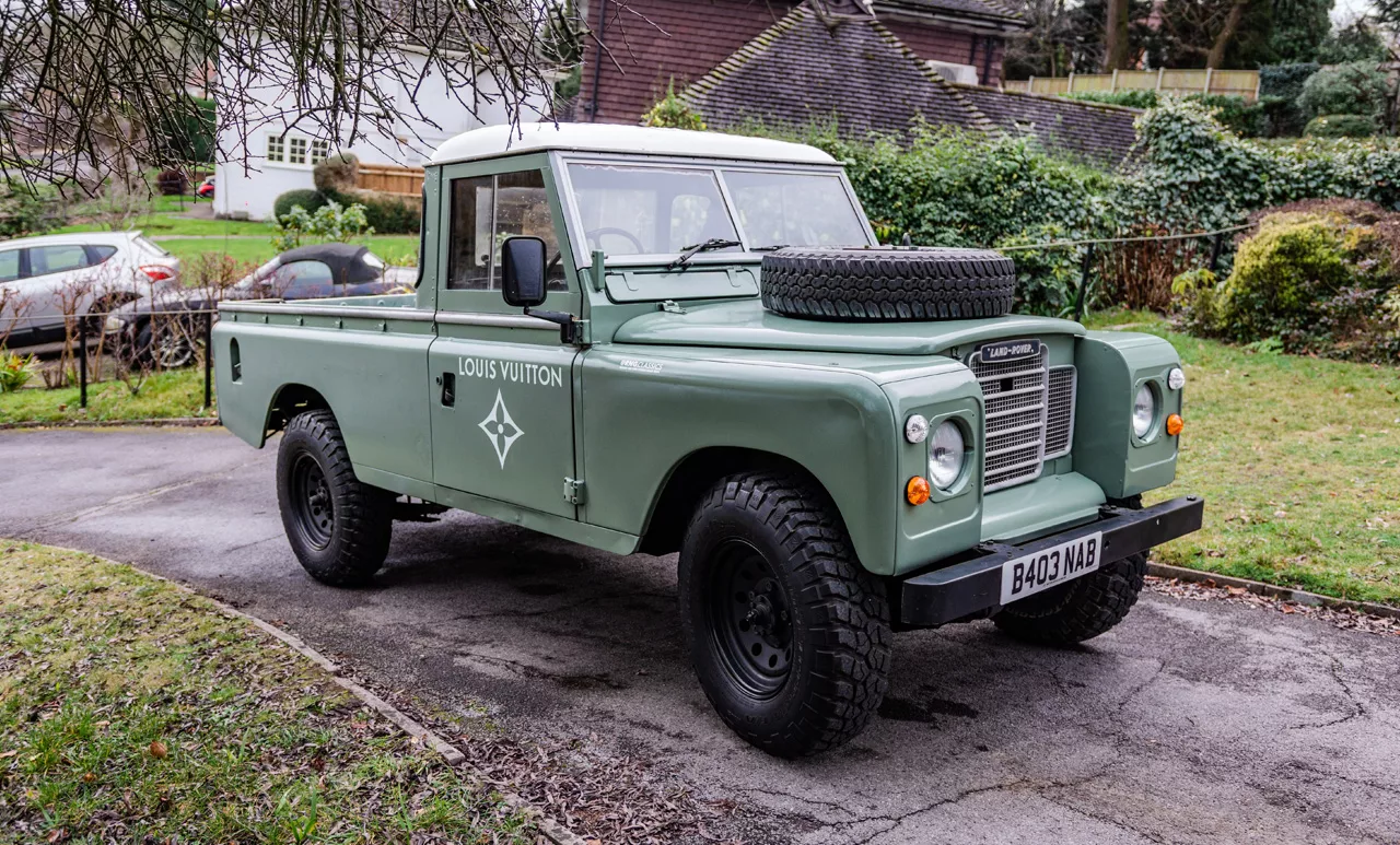 Land Rover Series III Defender Pickup Land Rover Series III / Defender Pickup