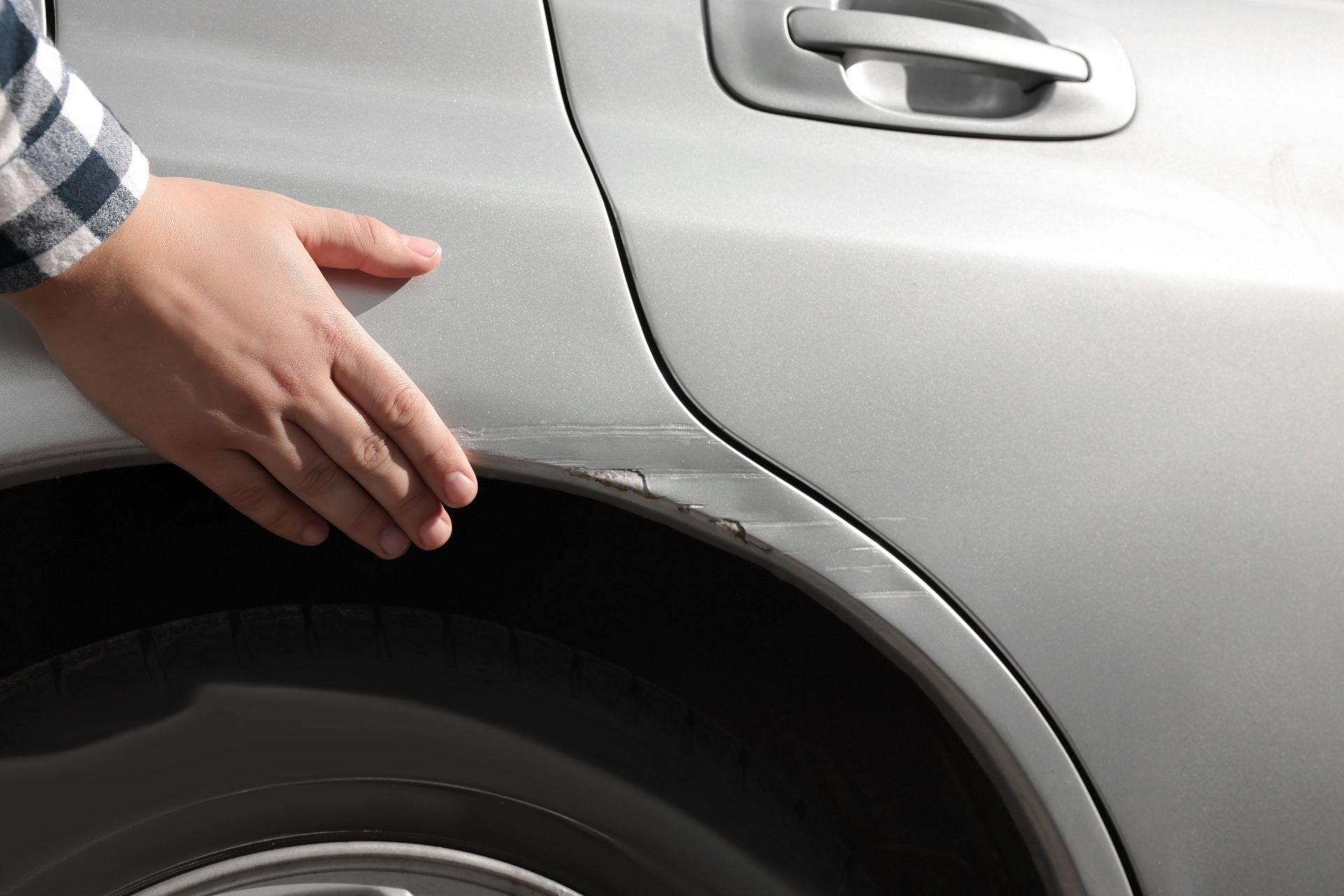Lower quarter panel