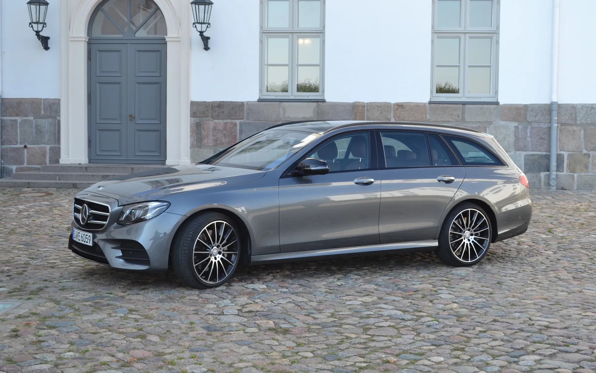 Mercedes-Benz E-Class Station Wagon 4WD