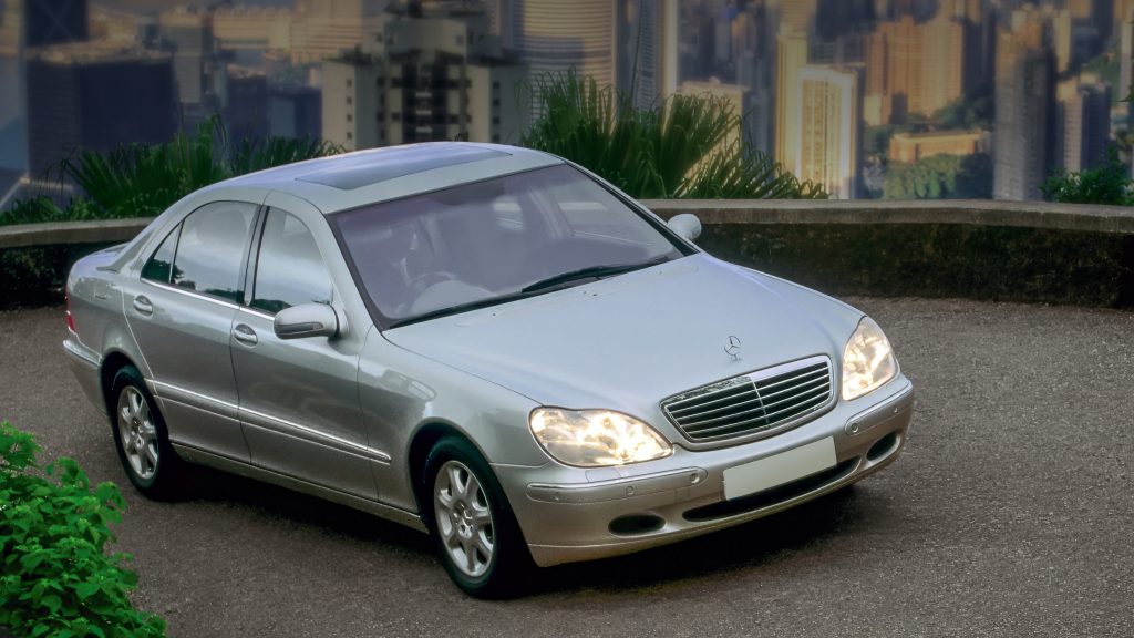 Mercedes-Benz S-Class (W220