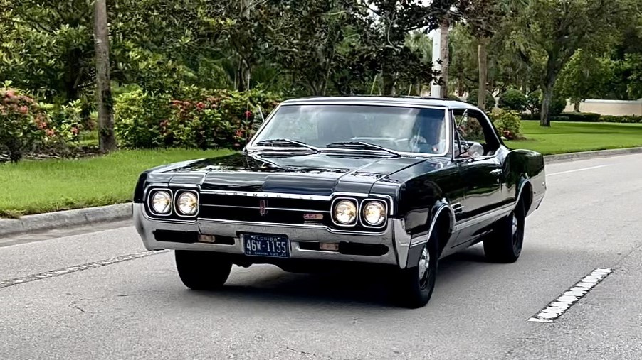 Oldsmobile 4-4-2 W-3