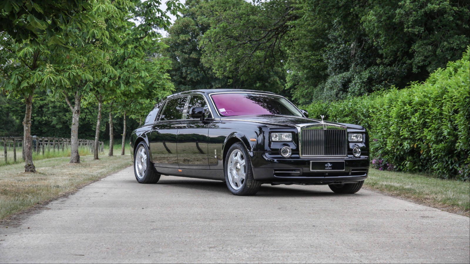 Rolls-Royce Phantom VII Extended Wheelbase