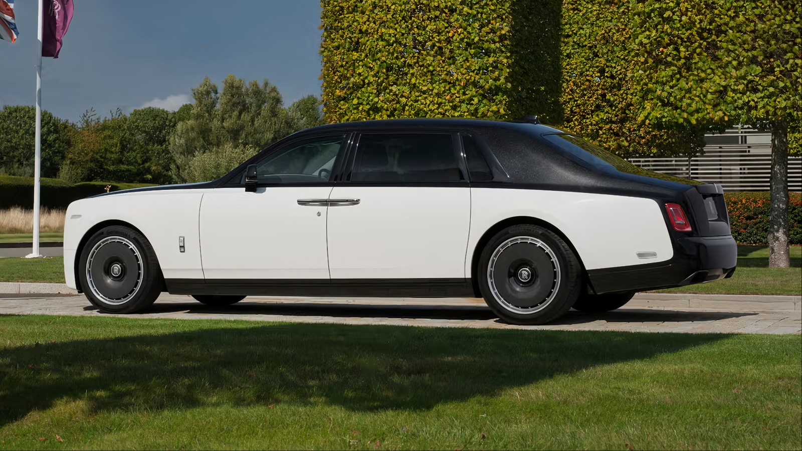 Rolls-Royce Phantom VIII Extended