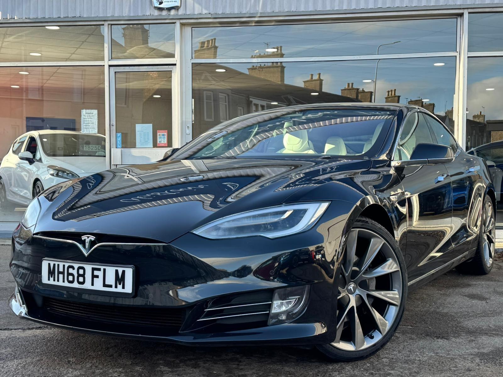 Tesla Model S 4WD