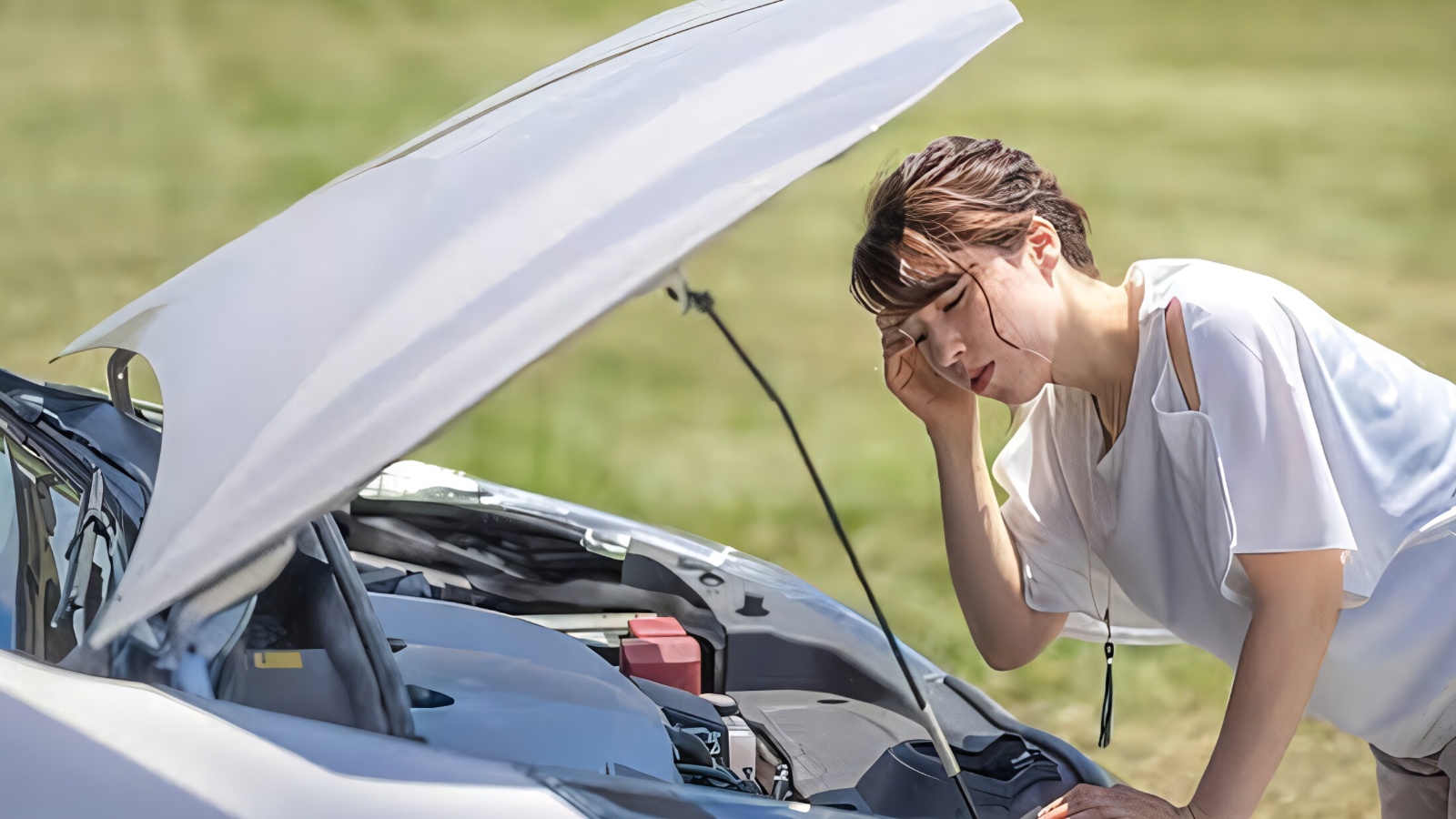 Using Noise and Distractions to Cover Engine Sounds