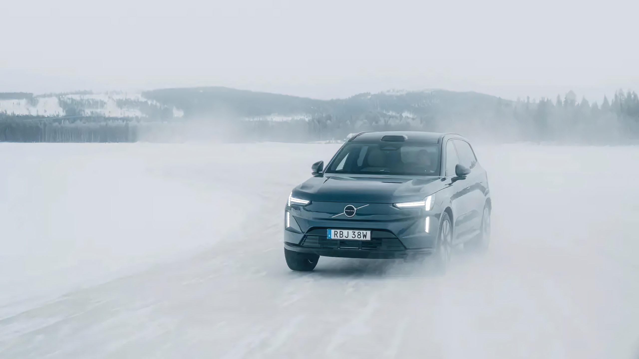 Volvo EX30 Cross Country