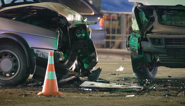 2 Cars are standing after a collision