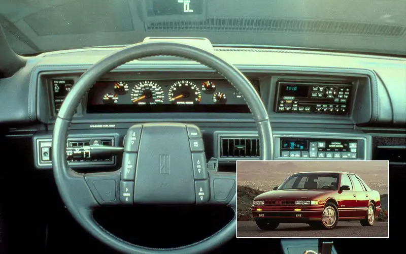 1988 Oldsmobile Cutlass Supreme: Head-Up Display