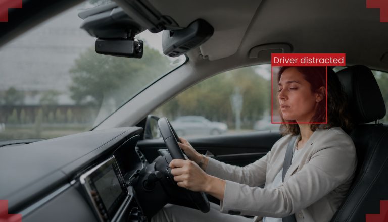 A lady has lost attention while driving and the system is showinf the same