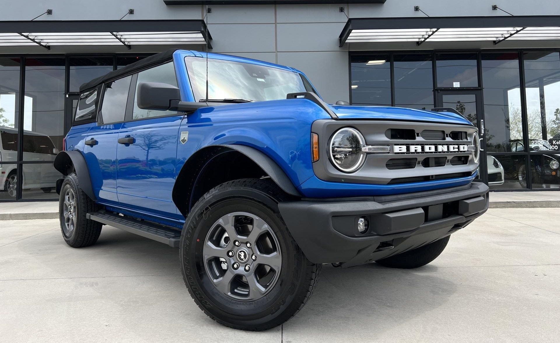 Ford Bronco 4dr 4WD