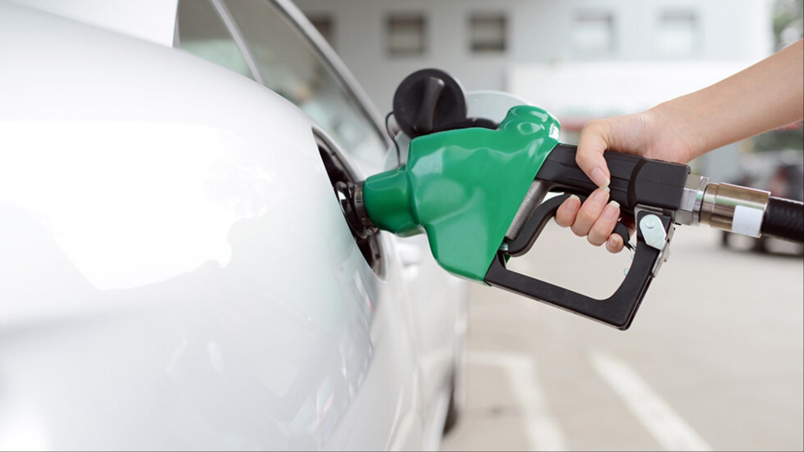 How to Protect a Stored Vehicle From Ethanol Fuel Problems