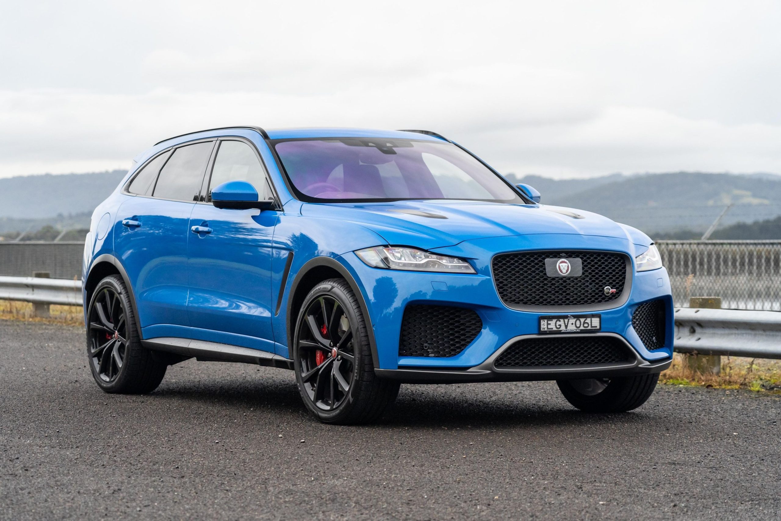 Jaguar F-PACE SVR