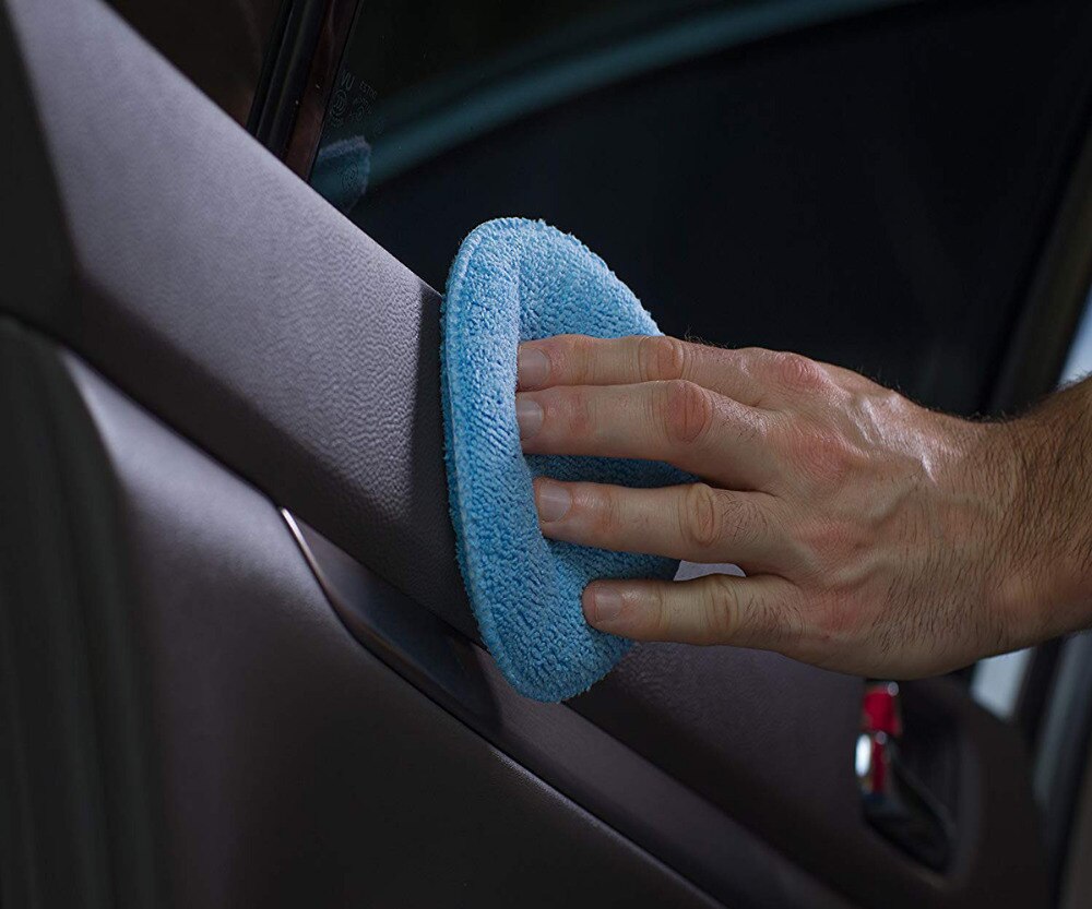 Plastic Polish With a Microfiber Applicator