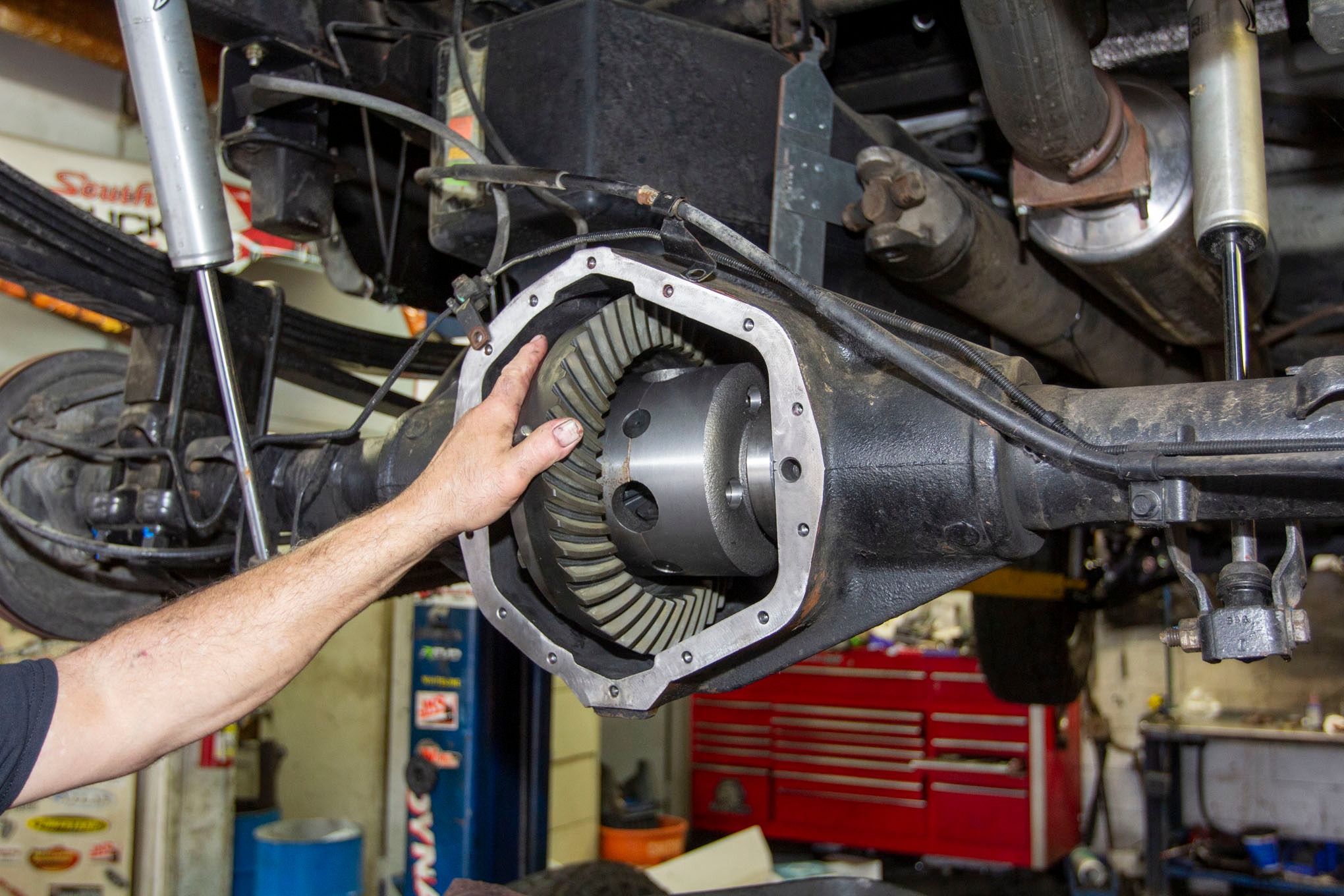 Rear axle assembly of a Chevrolet 2500HD,