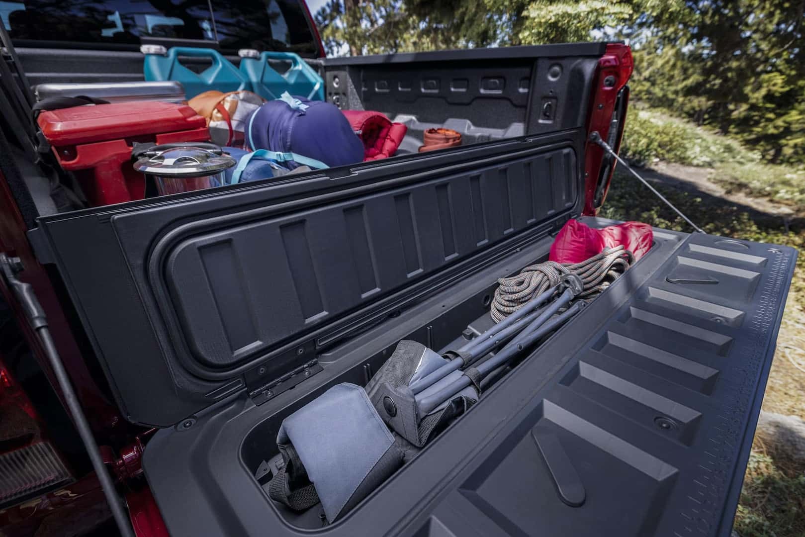 Reconfigurable Cargo-Bed Features