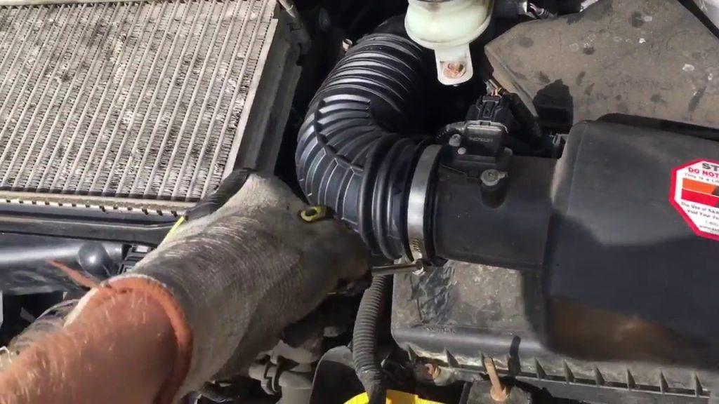 Replacing the Engine Air Intake Hose