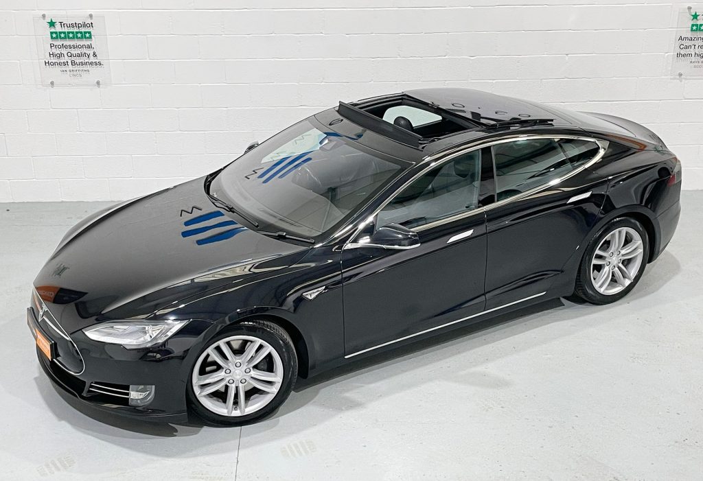 Tesla Model S 4WD