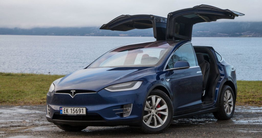 Tesla Model X P90D Ludicrous