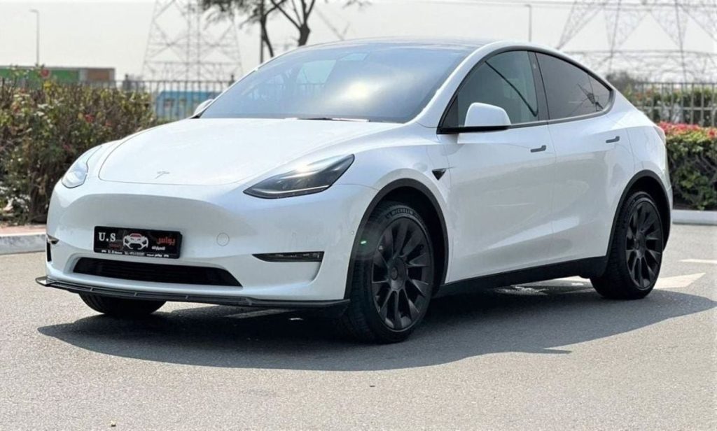 Tesla Model Y 4WD