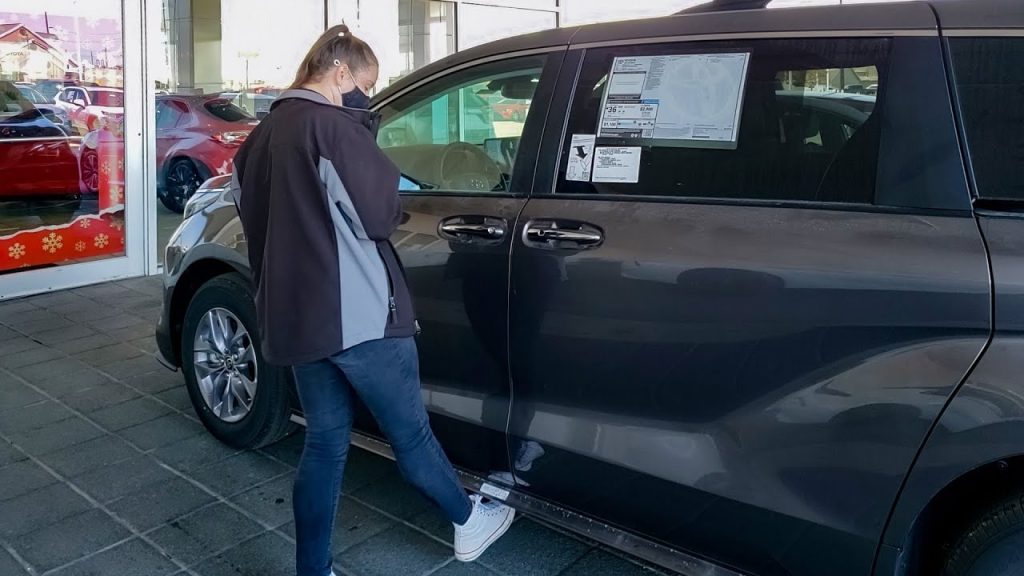 The Kick Sensor Can Open the Sliding Door Hands-Free