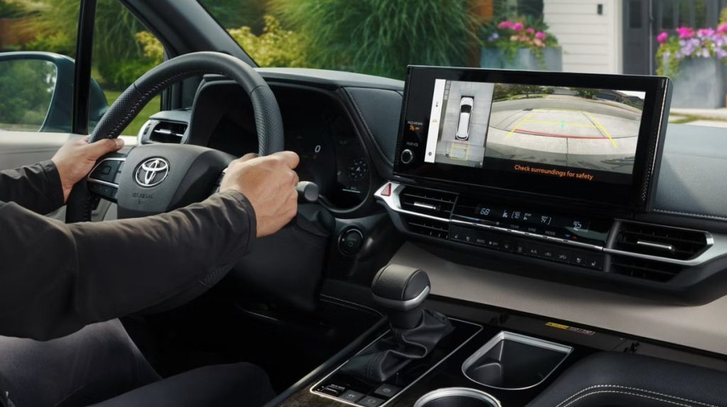 The Panoramic View Monitor Can Create a Virtual Overhead View