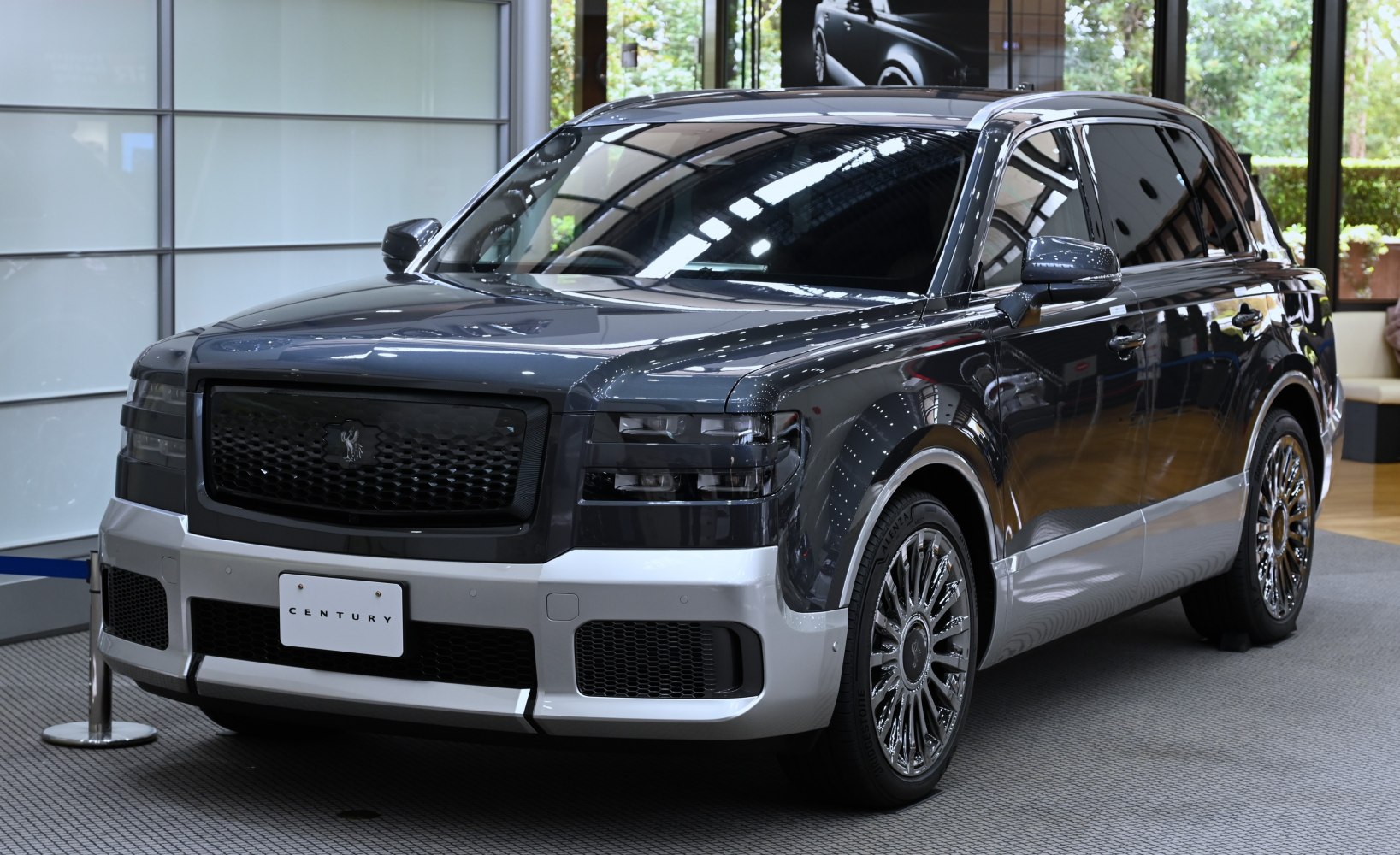 Toyota Century SUV