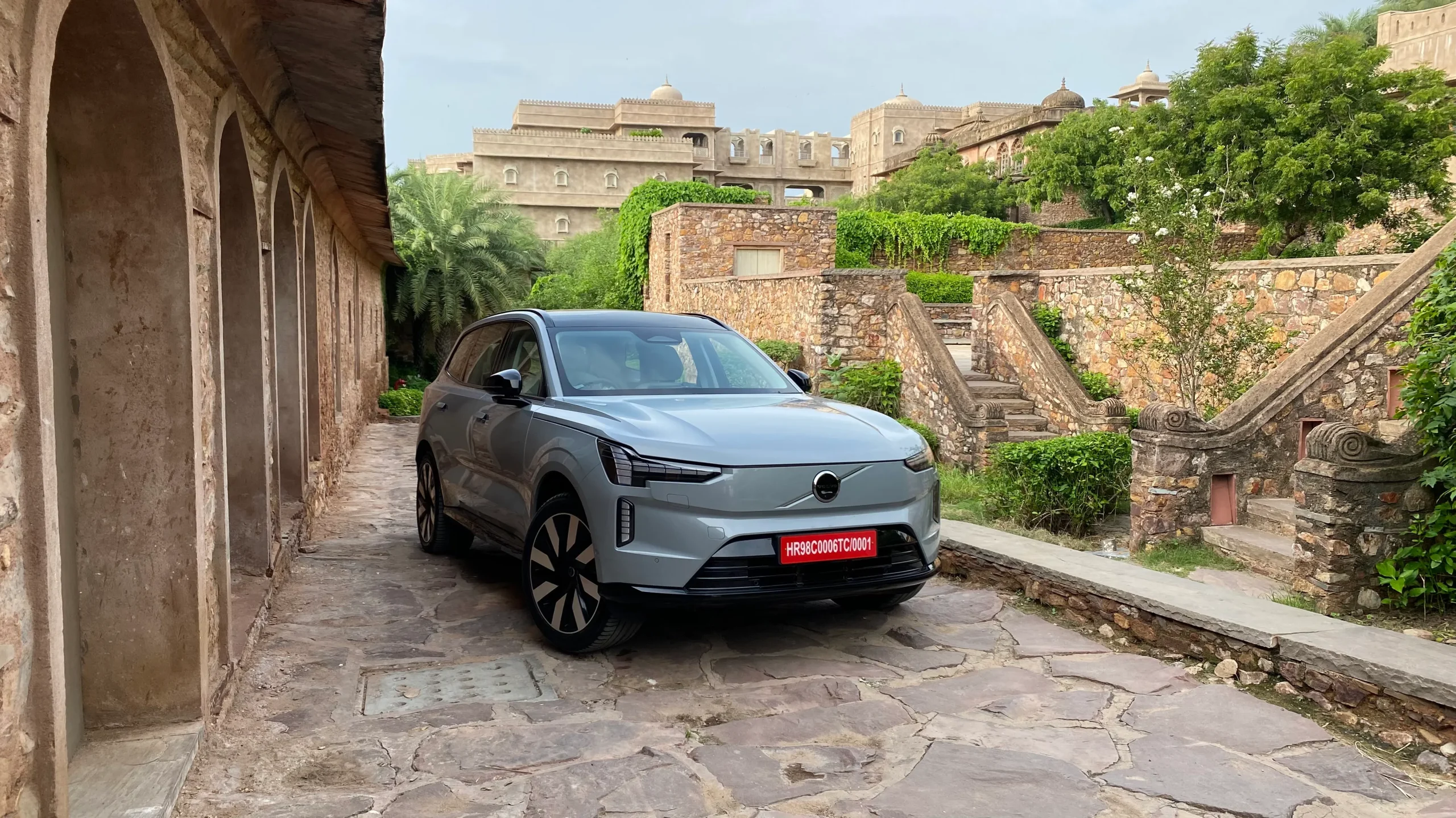 Volvo EX90