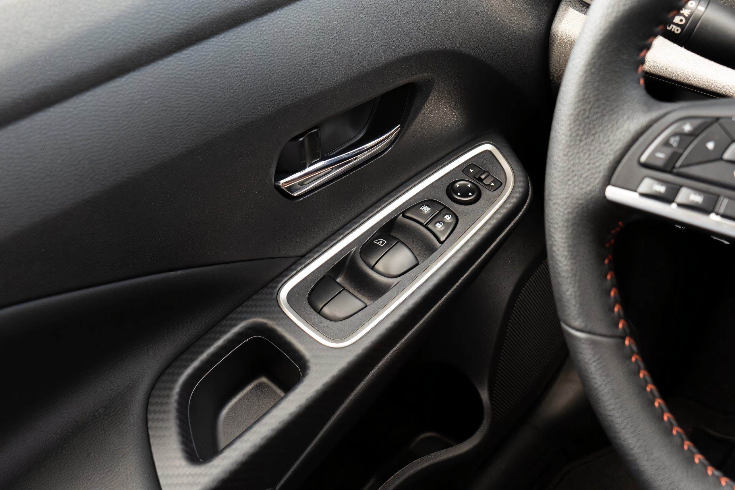 Window adjustment buttons