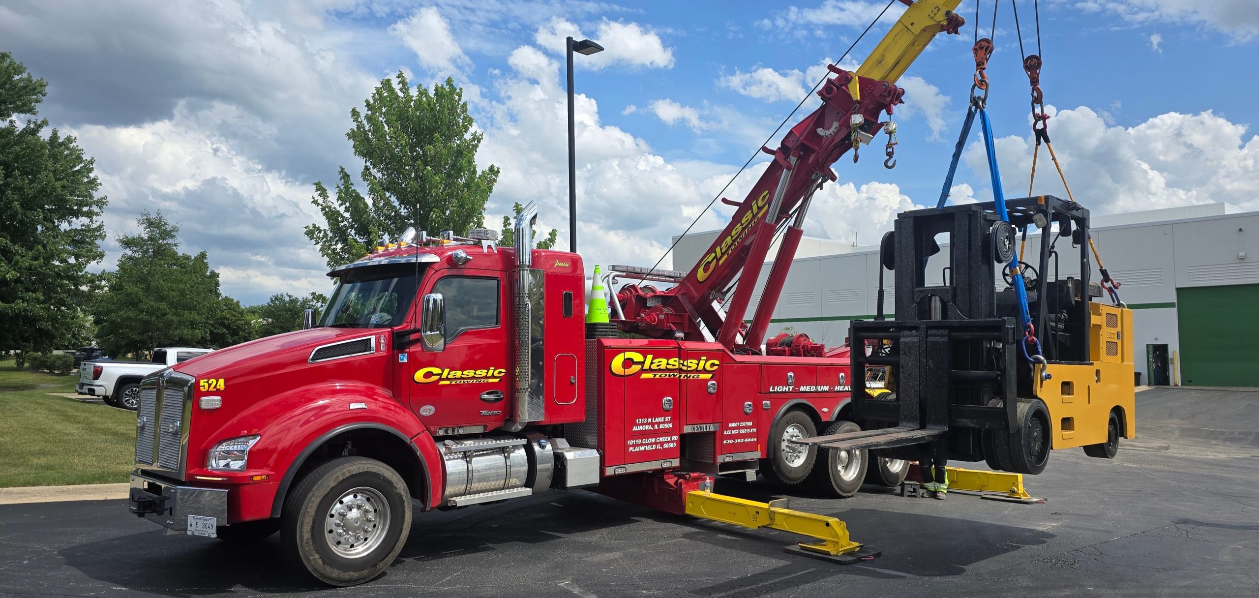 Naperville Classic Towing rotator tow truck