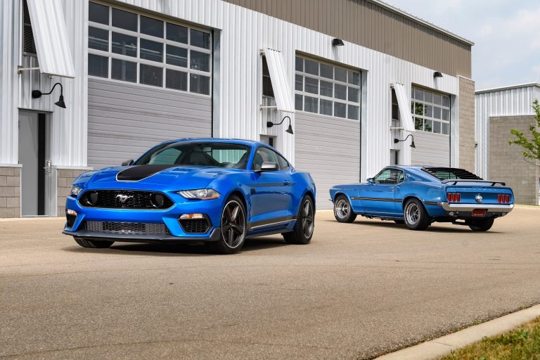 Nissan Z and Ford Mustang