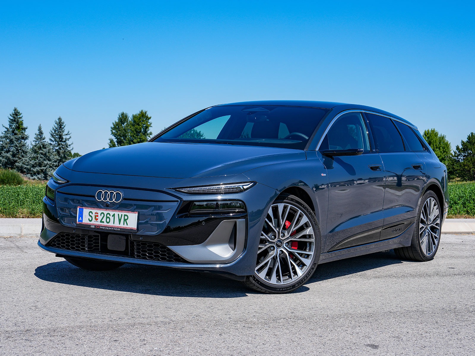 Audi A6 e-tron quattro