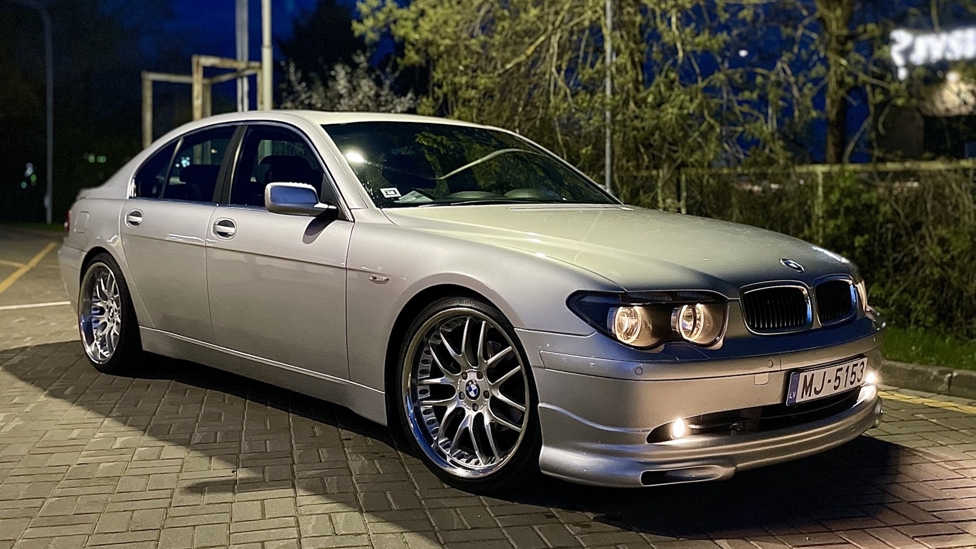 BMW 7 Series (E65)