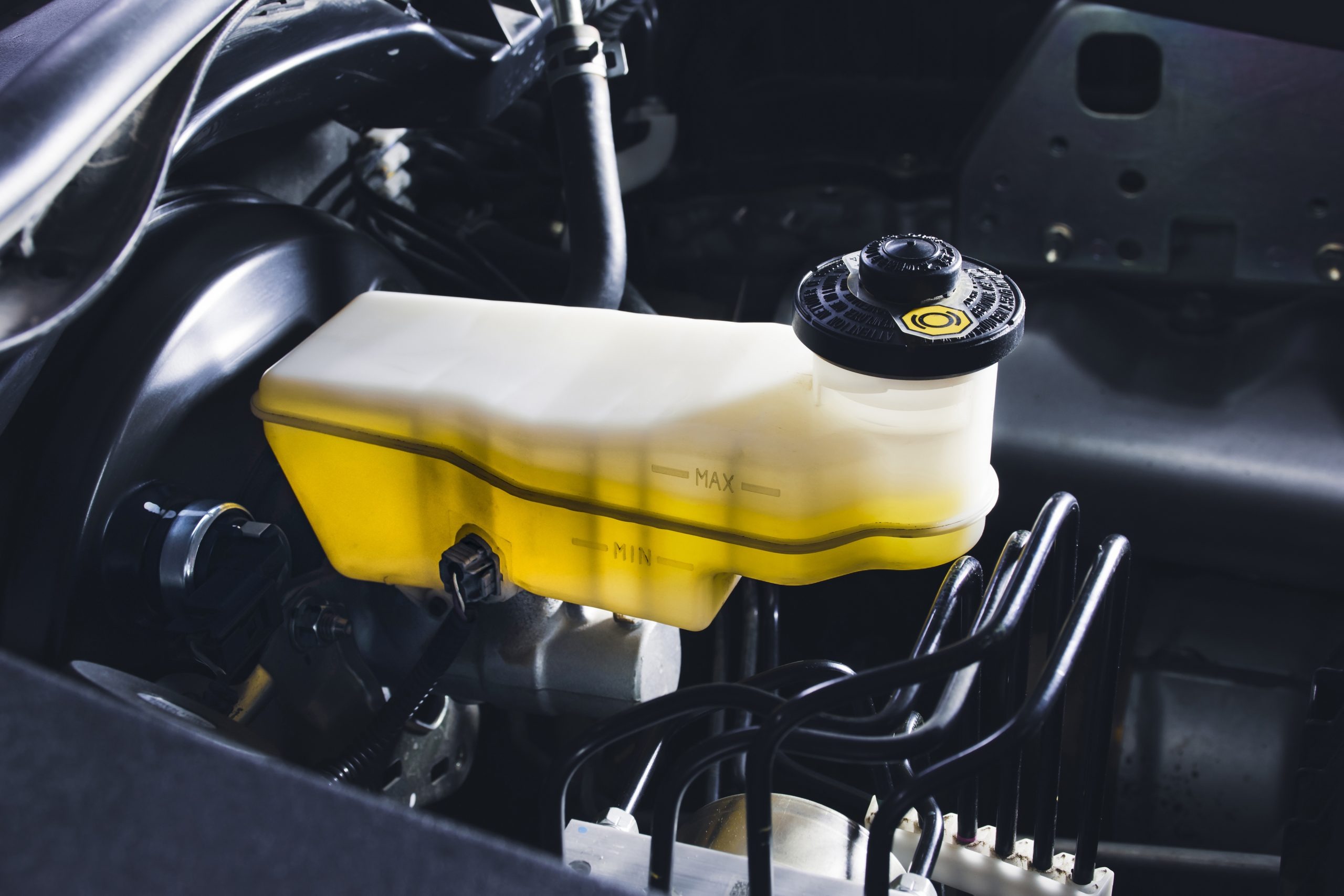 Brake fluid reservoir