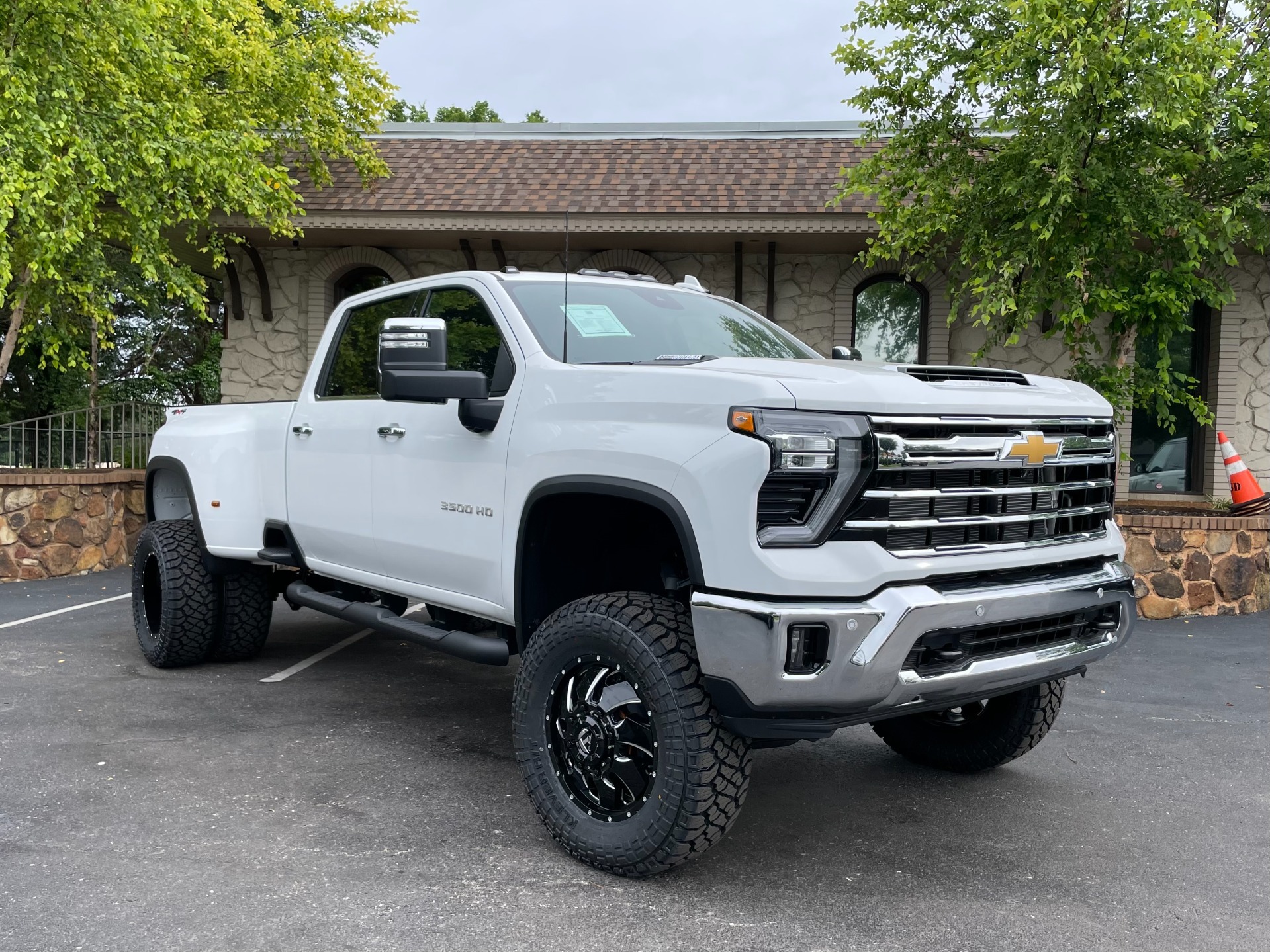 Chevrolet Silverado 3500 Crew Cab 4WD